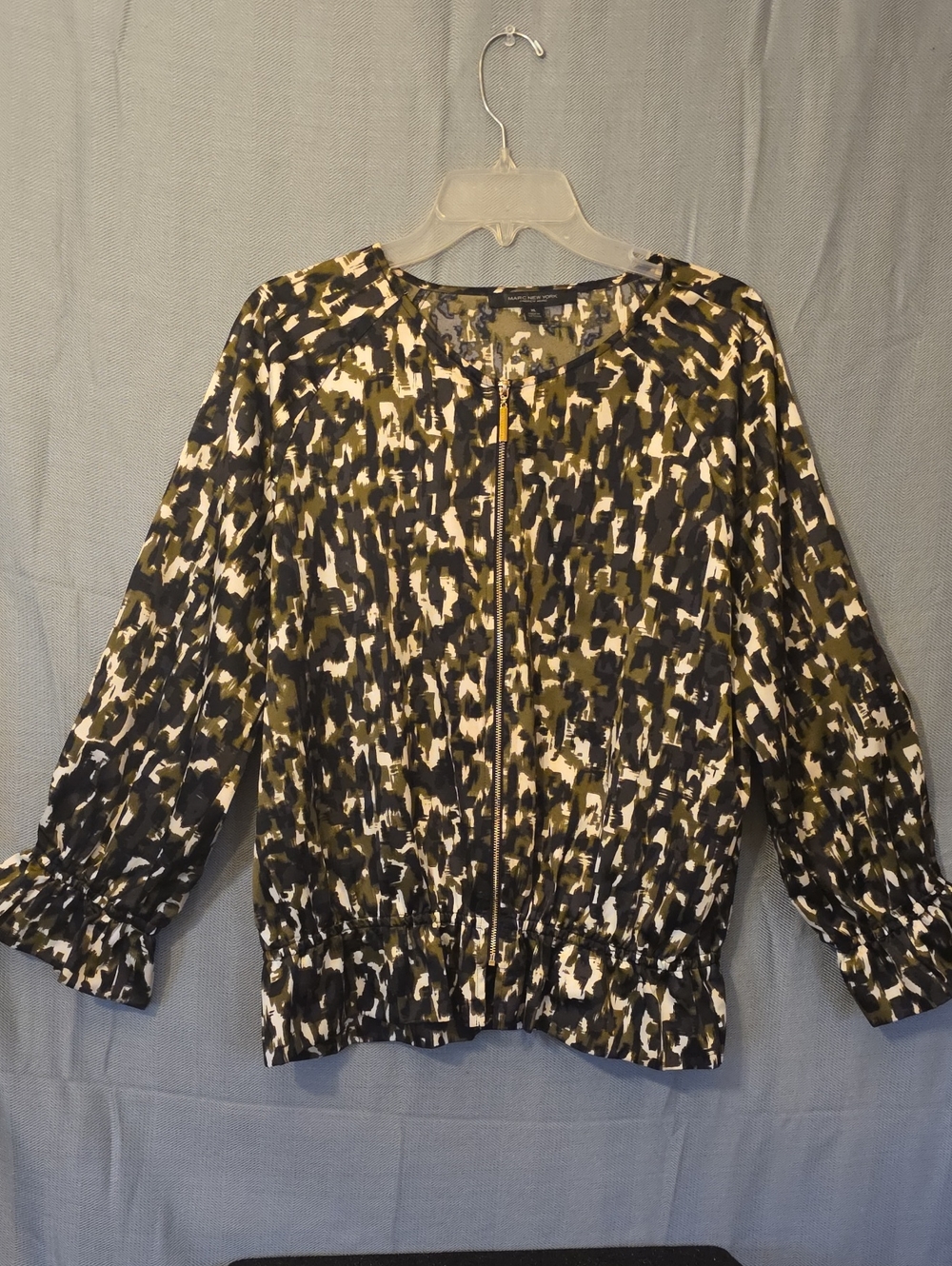 Zip-Front Printed Blouse Jacket in Olive/Black/White